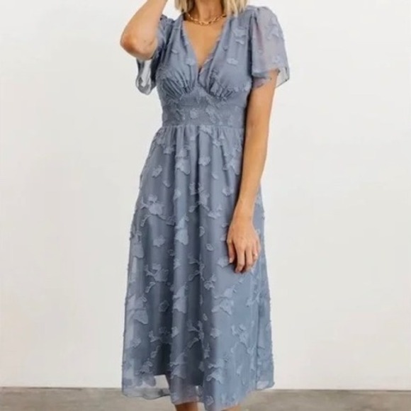 Baltic Born Dresses & Skirts - Baltic Born June Blue Floral Flutter Sleeve  Midi Dress Large